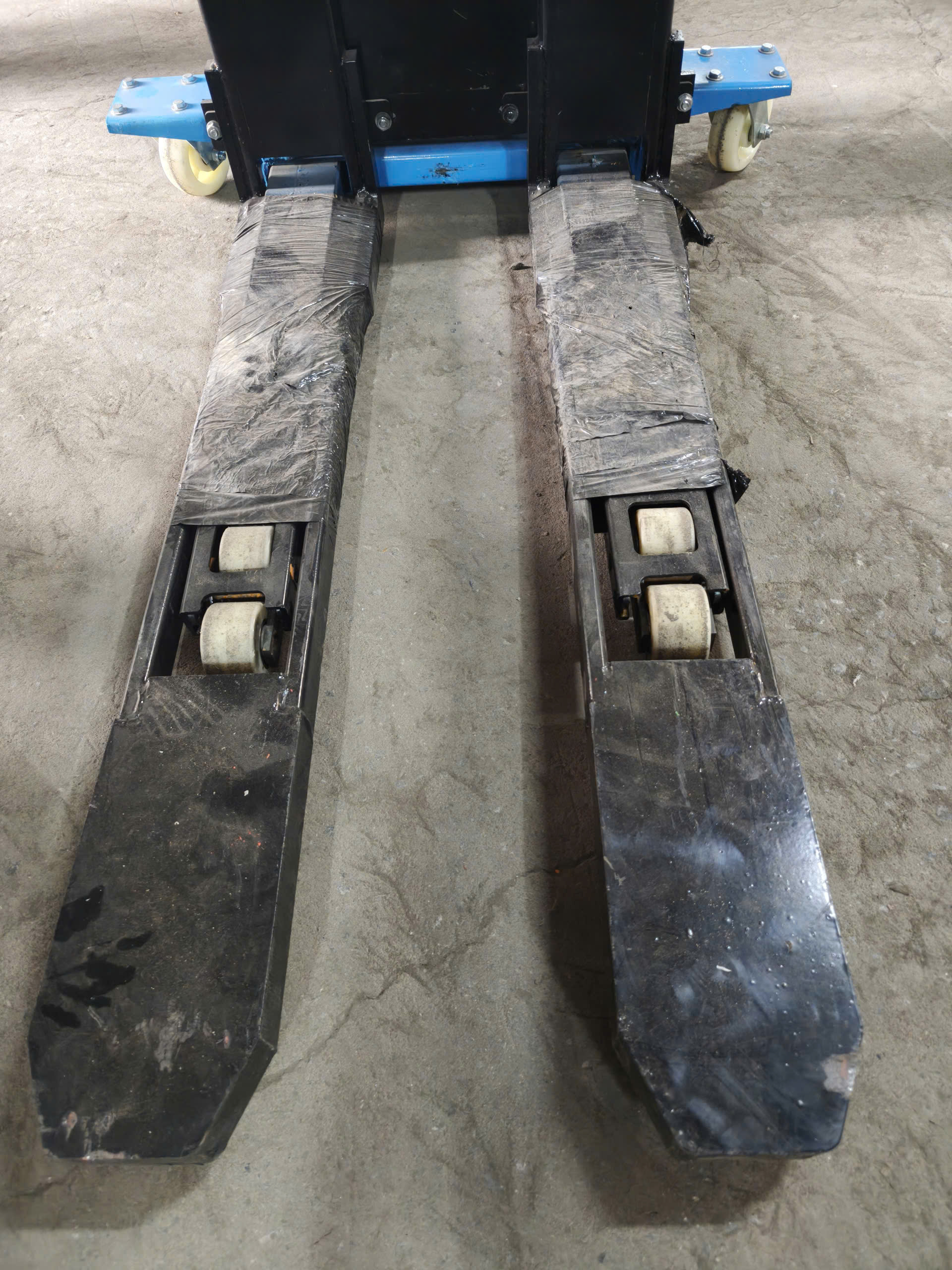 Xe Nâng Trèo Ô Tô 1000Kg Ắc Quy Xe Nâng Trèo Ô Tô 1000Kg Ắc Quy