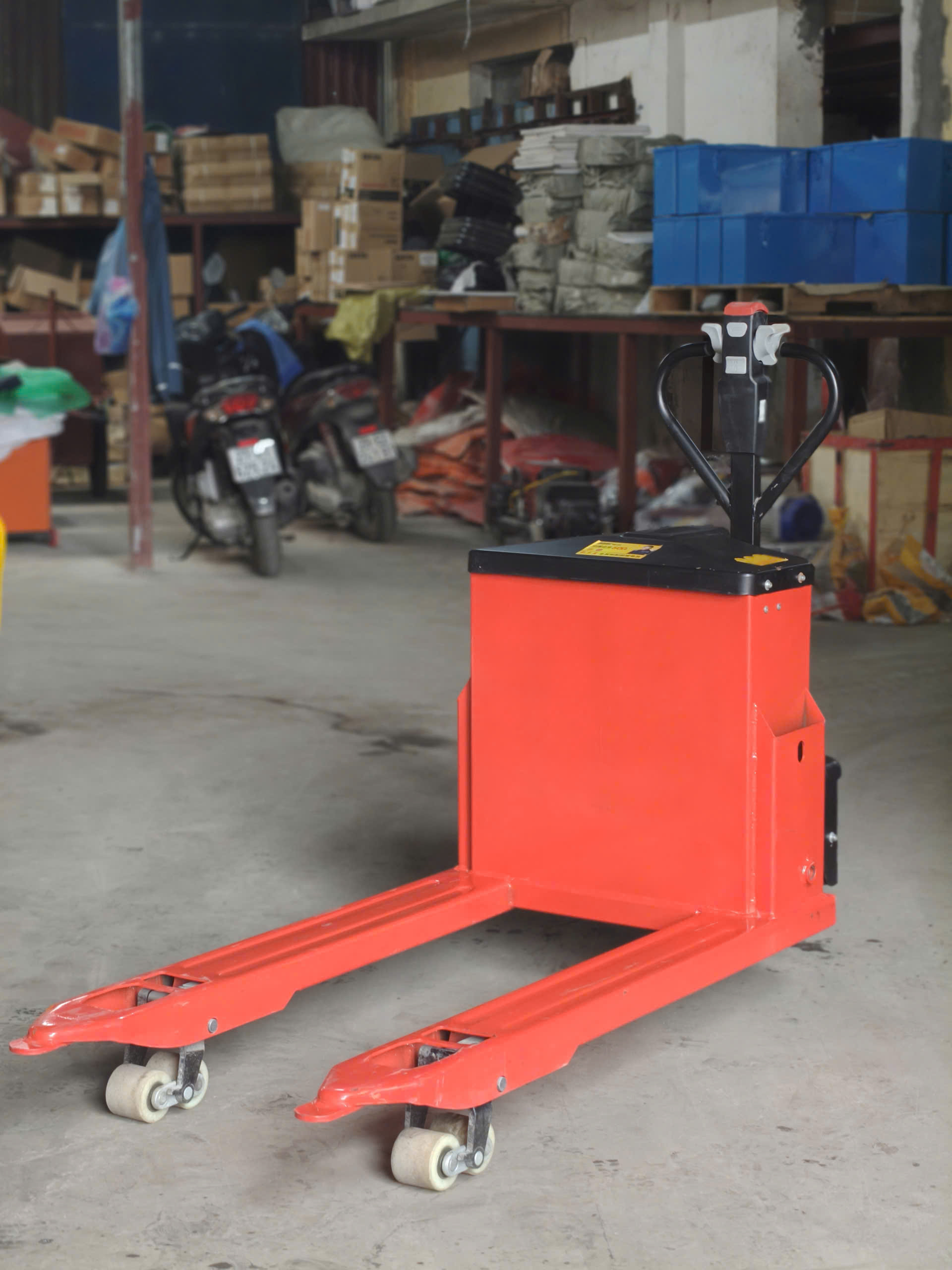 Xe Nâng Tay Điện 3 Tấn Tiến Lùi